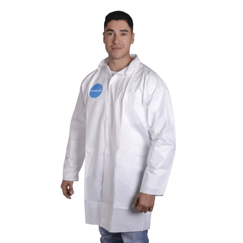 Bata desechable DermaCare modelo LK-MT-101 Blanca